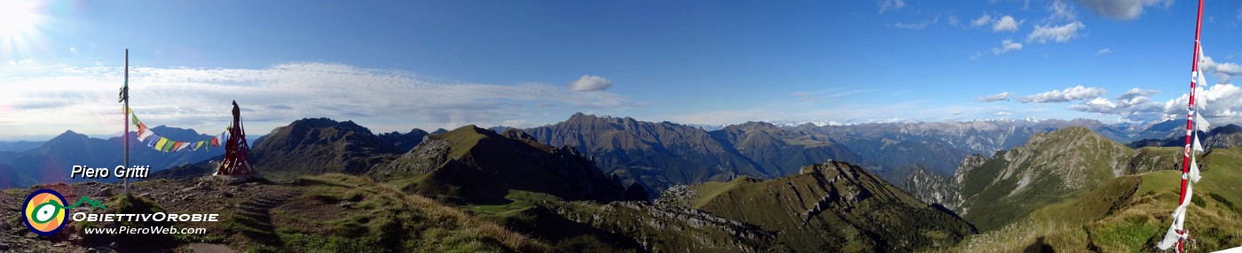 69 Panoramica dalla vetta del Monte Sodadura (2011 m).jpg